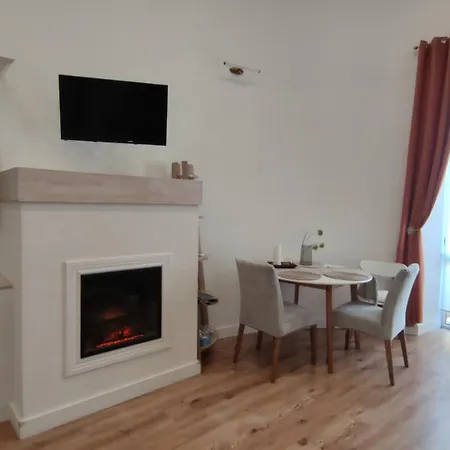 в центре возле соборной площади *