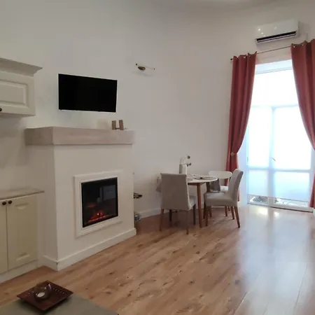в центре возле соборной площади Apartment