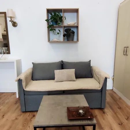 в центре возле соборной площади