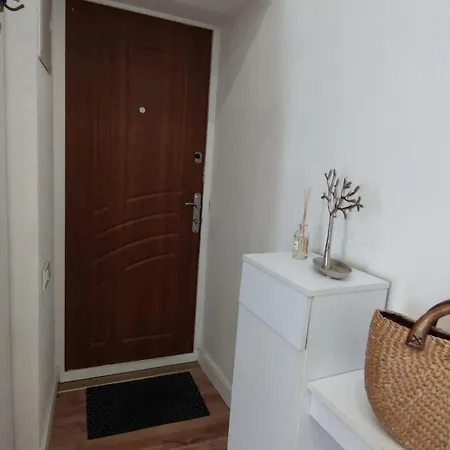 в центре возле соборной площади *