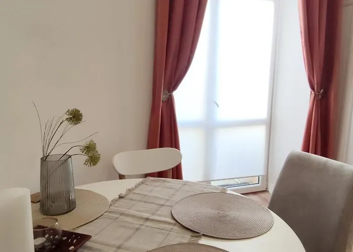 в центре возле соборной площади *