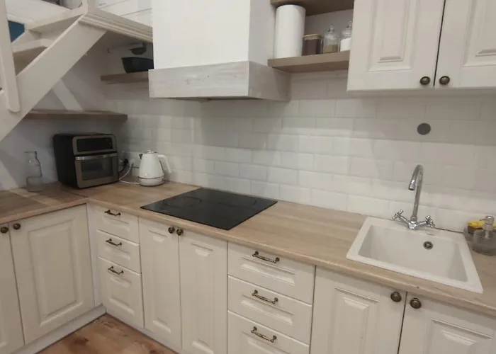 в центре возле соборной площади * Одеса